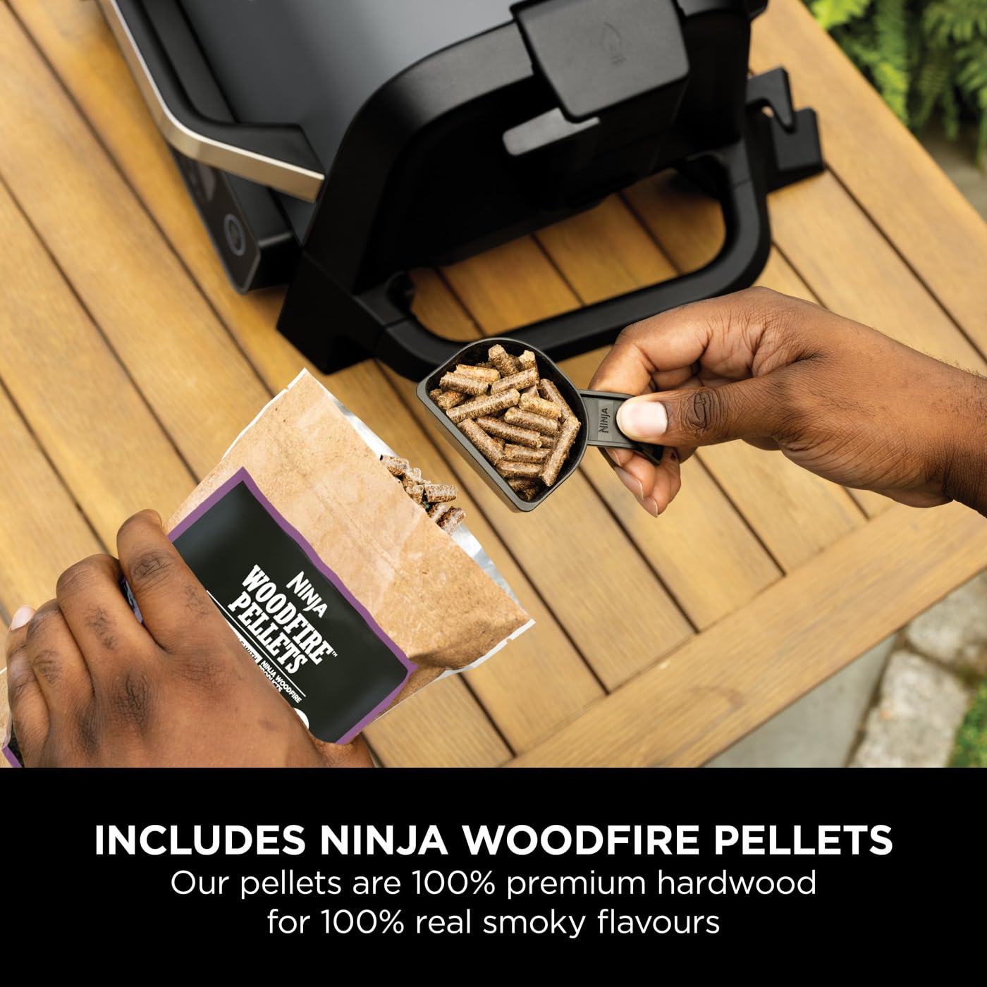 Ninja Woodfire Barbacoa Eléctrica y Ahumador 7 en 1 Exterior