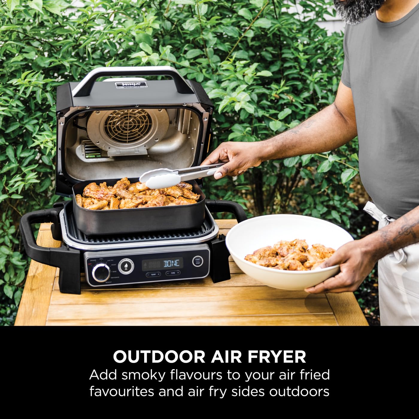 Ninja Woodfire Barbacoa Eléctrica y Ahumador 7 en 1 Exterior