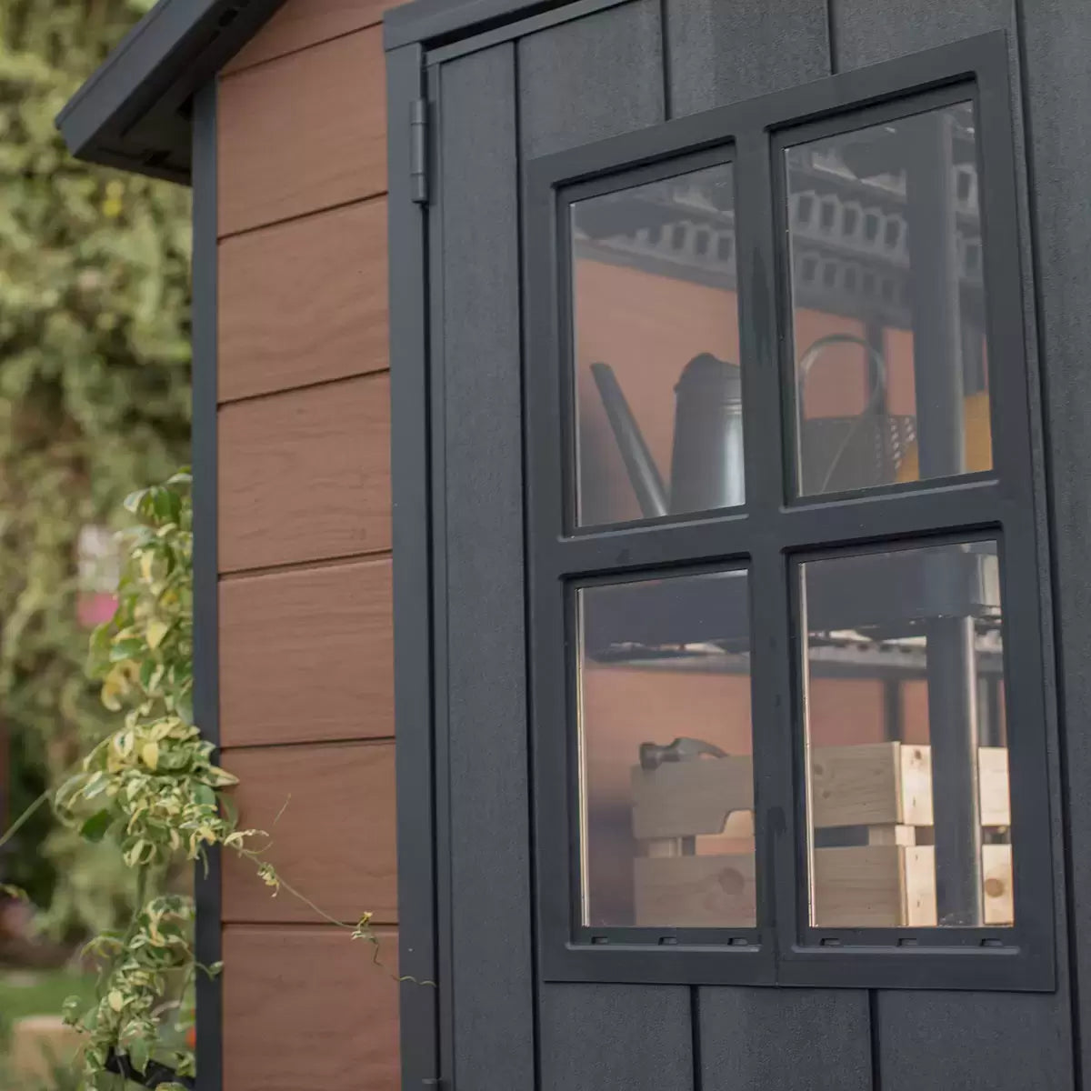 Keter Newton Caseta de Jardín de Plástico Doble Puerta