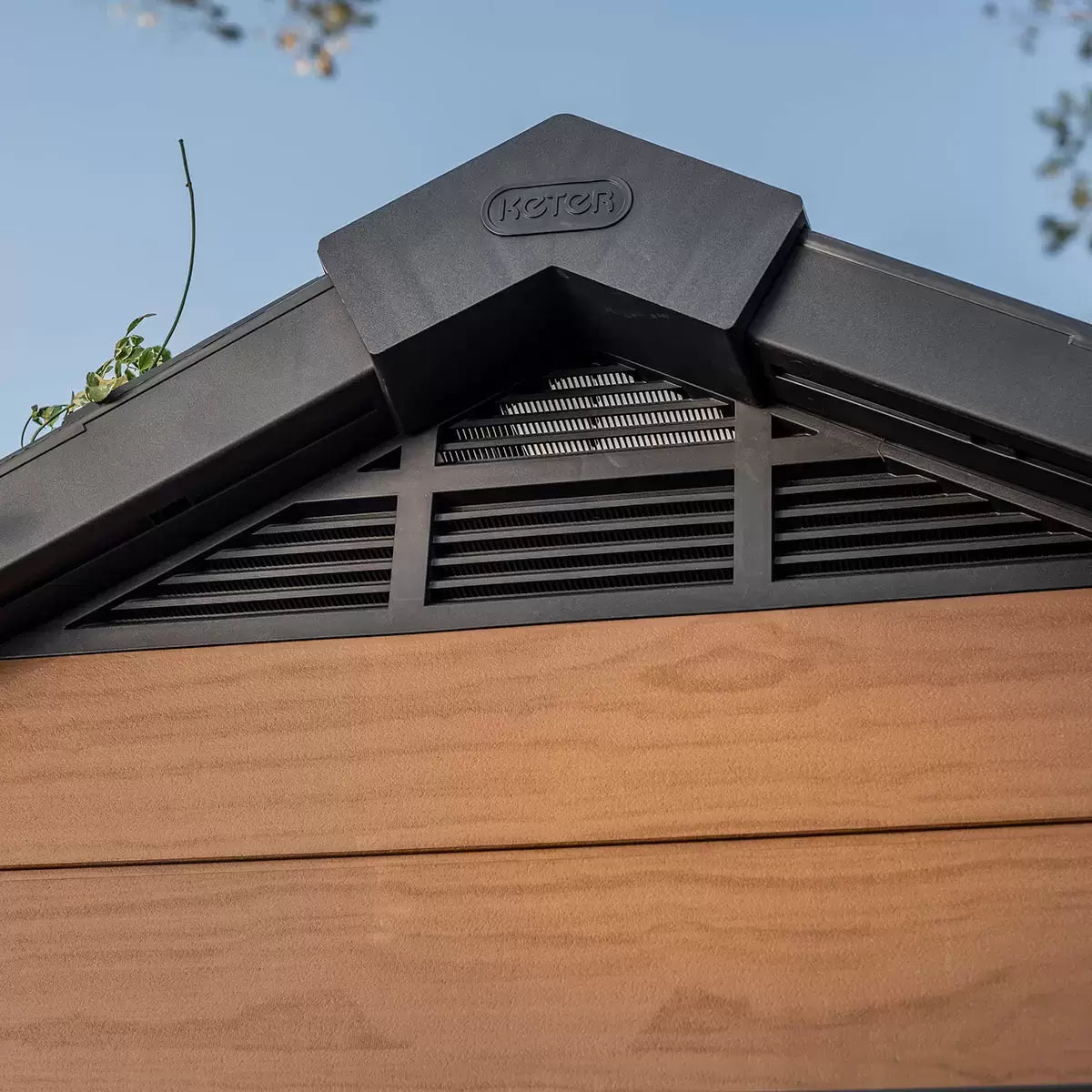 Keter Newton Caseta de Jardín de Plástico Doble Puerta
